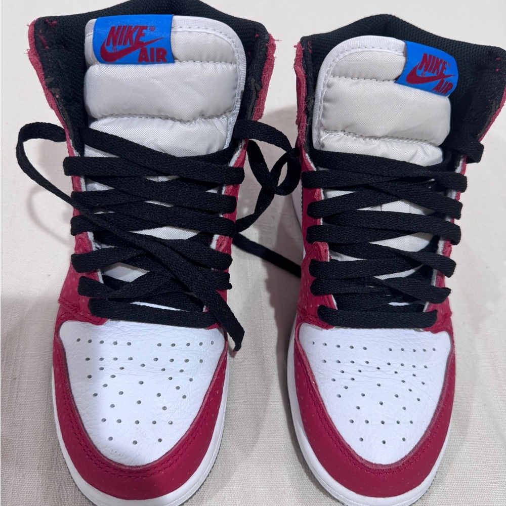 Jordan 1 Retro High
Spider-Man Origin Story (GS) - Picture 4 of 8